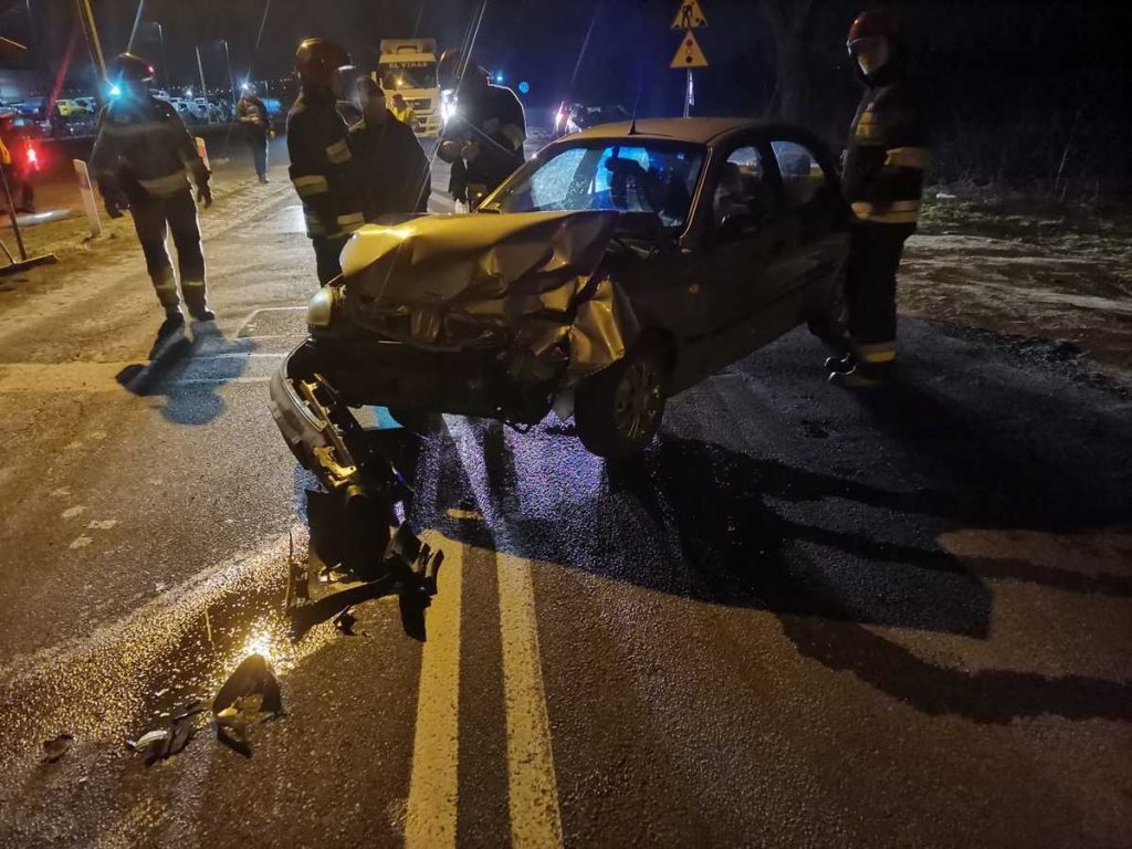 zderzenia samochodów osobowych z pociągami
