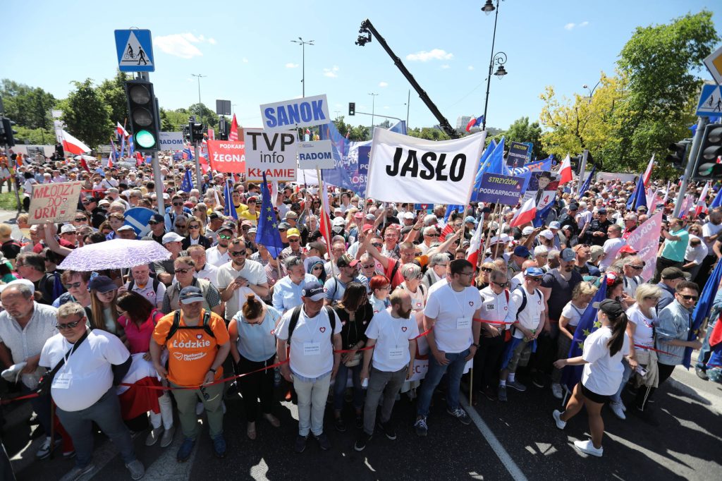 Mieszkańcy Jasła i Sanoka na marszu w Warszawie