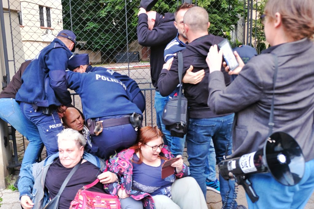 Interwencja policji podczas manifestacji w Rzeszowie