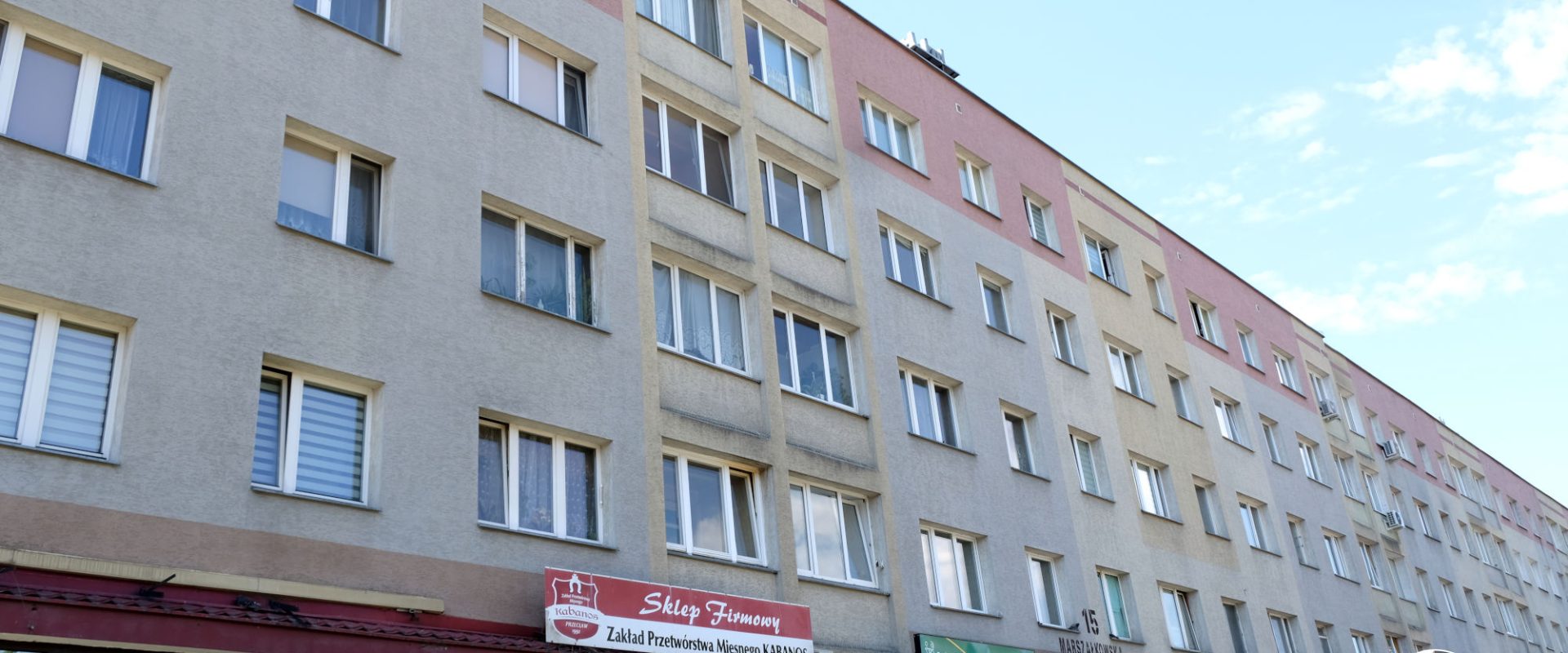 Czteropiętrowy blok na ul. Marszałkowskiej w Rzeszowie.