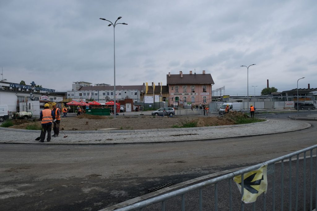 Budowa ronda przed dworcem PKP w Rzeszowie