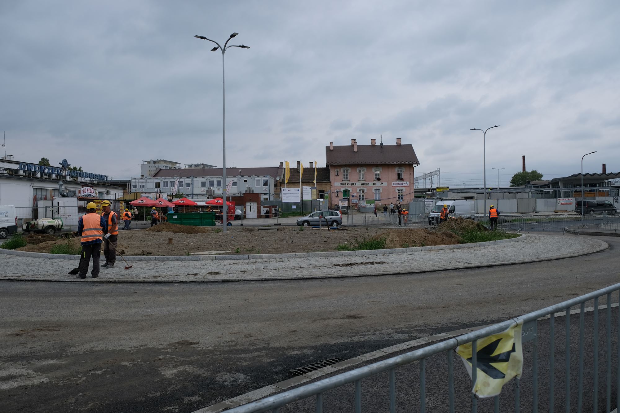 Parking przy dworcu PKP będzie gotowy w listopadzie. Weszliśmy na teren budowy [ZDJĘCIA]