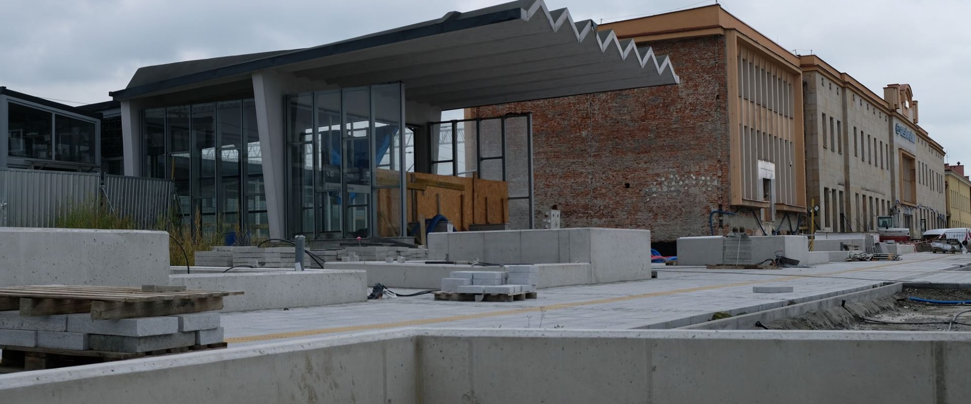 Prace budowlane przy dworcu kolejowym w Rzeszowie