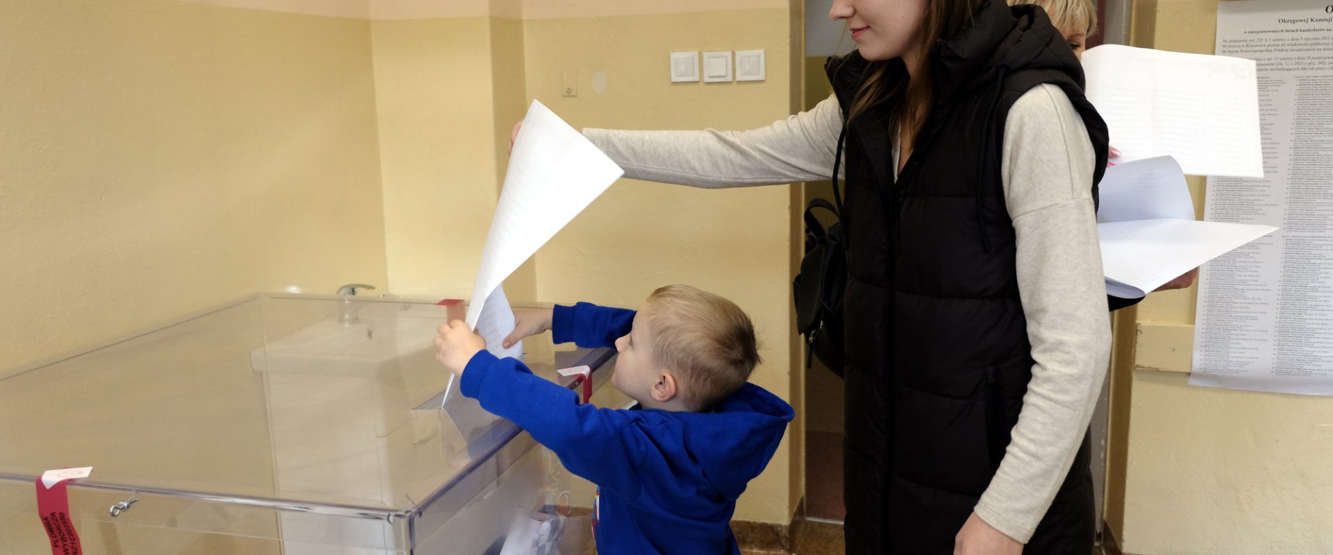 Komisja wyborcza na osiedlu Nowe Miasto w Rzeszowie