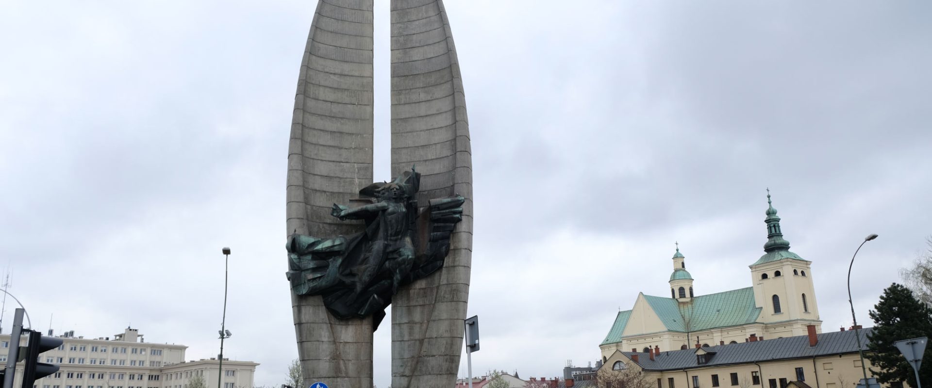 Pomnik walk rewolucyjnych w centrum Rzeszowa