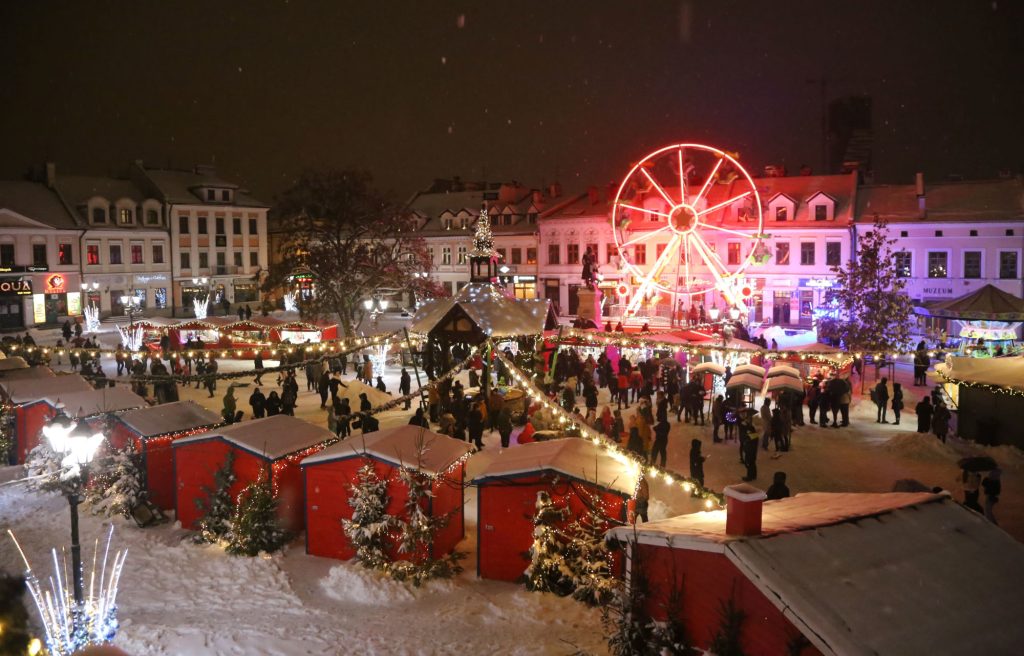 Widok na Świąteczne Miasteczko w Rzeszowie