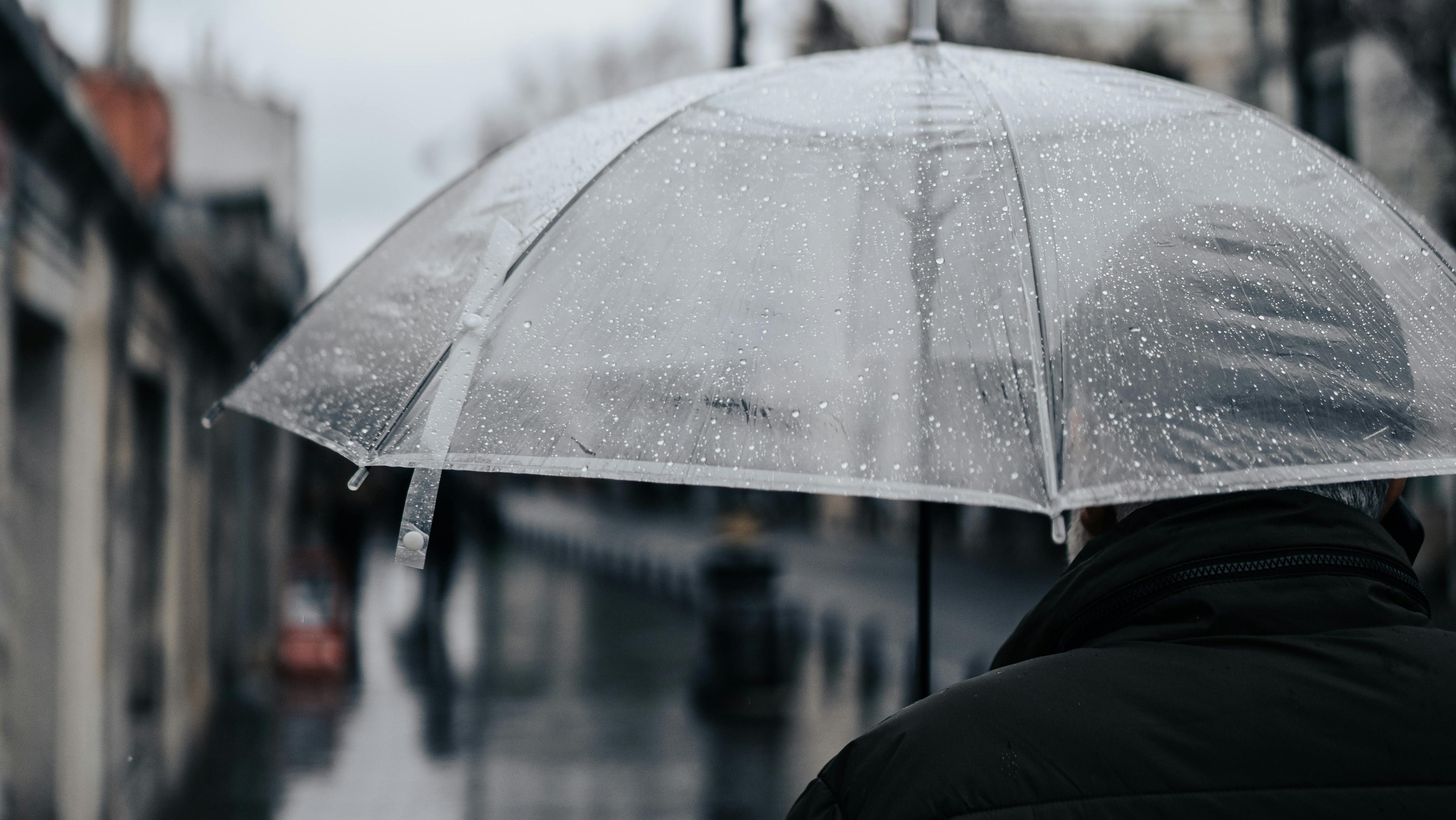 Pogodowy armagedon nad Polską. Synoptycy ostrzegają: Nadciągają rekordowe ulewy i burze 