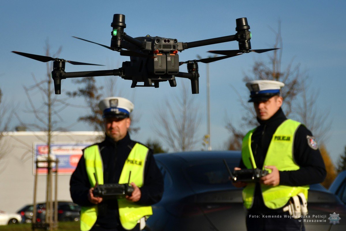 „Czerwone Światło – STOP” – działania na rondzie w Rzeszowie z wykorzystaniem policyjnego drona