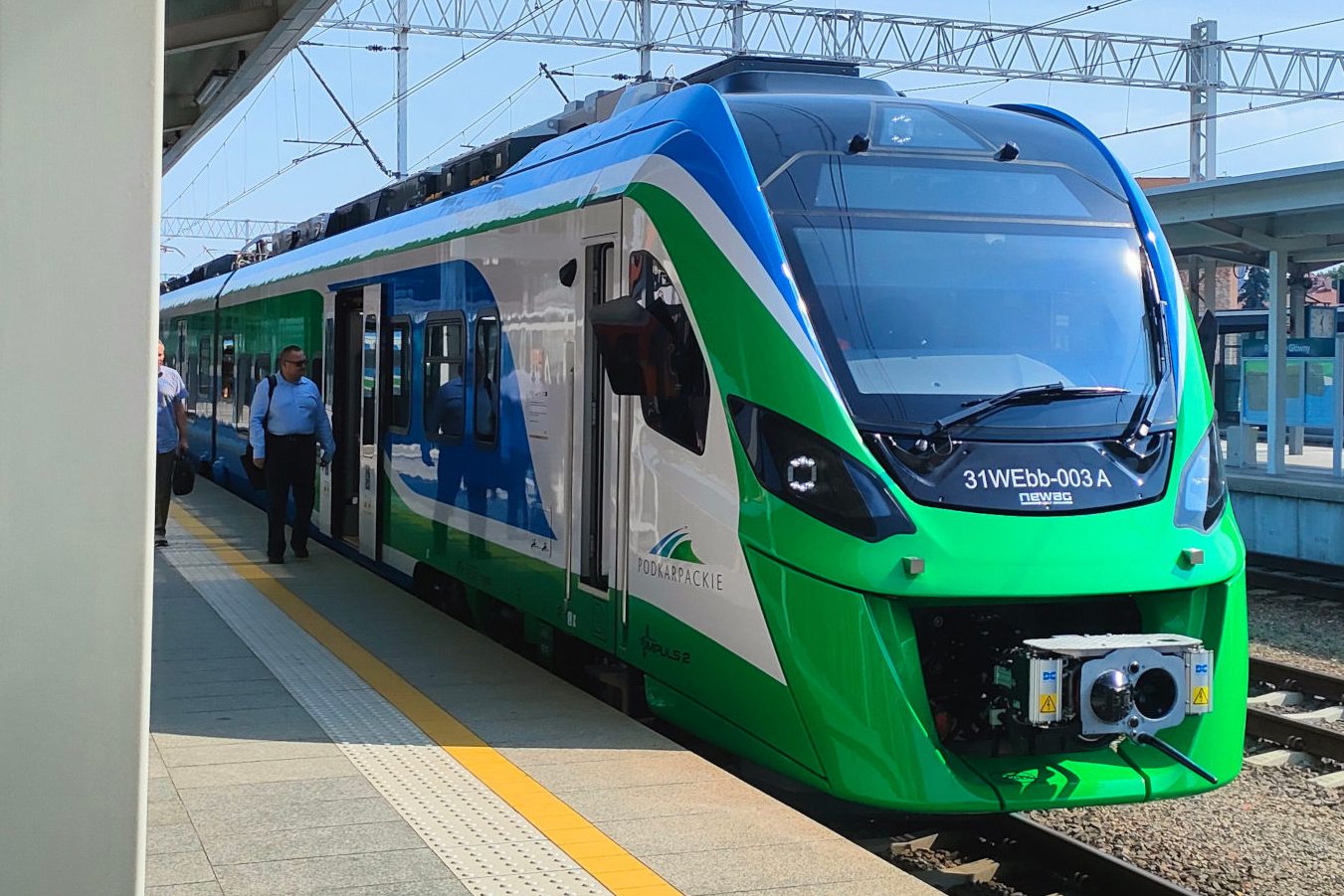 Szynobus na dworcu w Rzeszowie