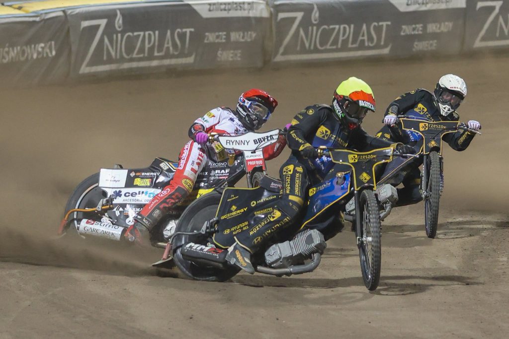 Stal zgasiła Wilkom światło! Sensacyjni bohaterowie derbów Podkarpacia