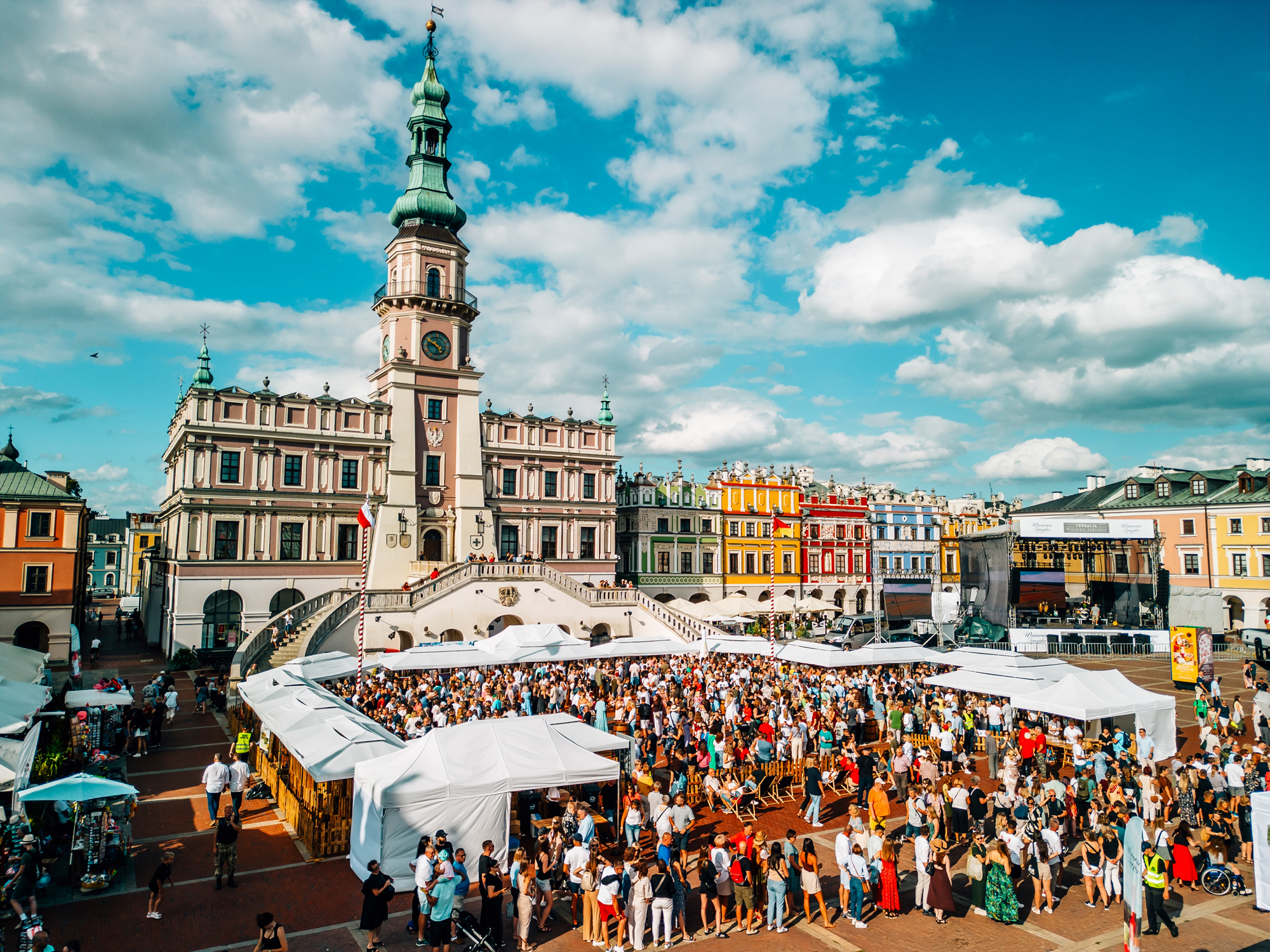 Regionalna kuchnia, gwiazdy sceny muzycznej i letni klimat Roztocza! Nadchodzi VII edycja festiwalu Zamojskie Winogranie