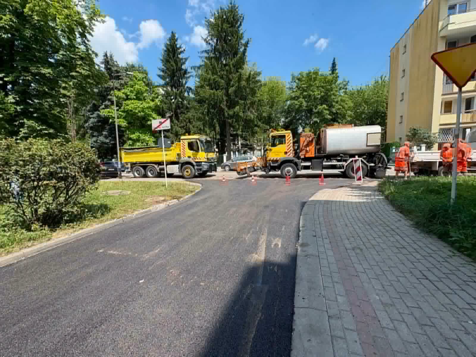 Nowy asfalt na osiedlach Grota-Roweckiego i Piastów. Prace już trwają!