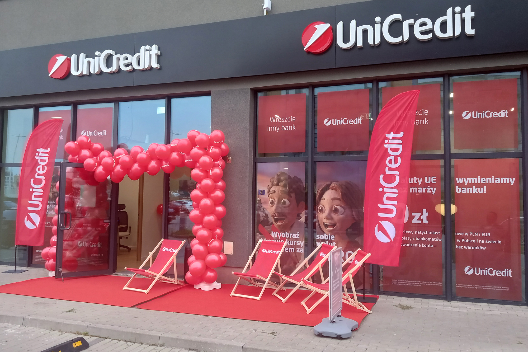 „Wreszcie inny bank!” Przy ul. Podwisłocze 29 w Rzeszowie oficjalnie otwarto oddział UniCredit